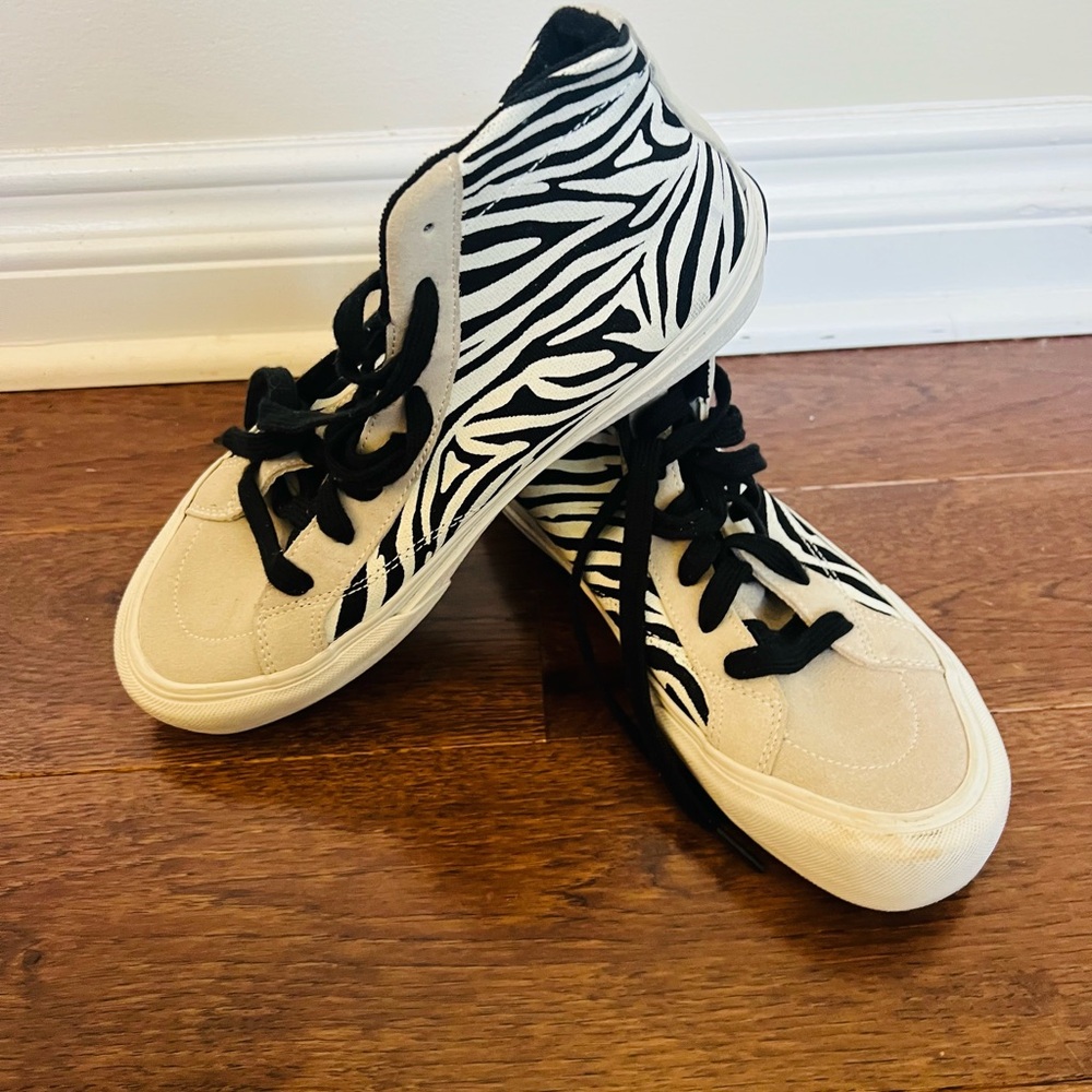 Straye Zebra Print High-Top Sneakers size 8 - Picture 2 of 6